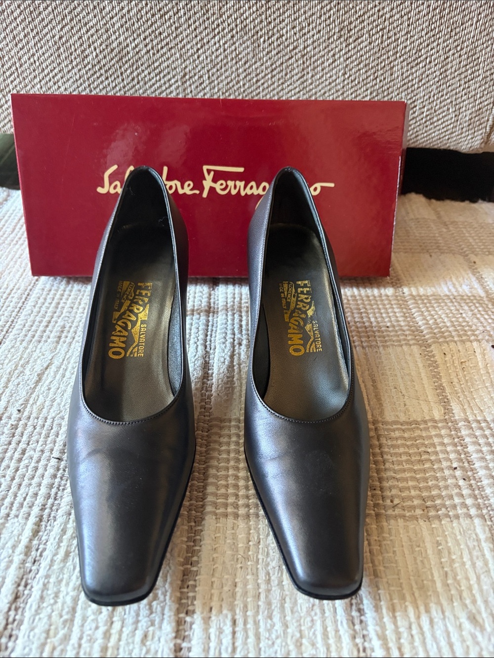 Salvatore Ferragamo Black Leather Square-Toe Pumps 8.5 Super Slim Narrow